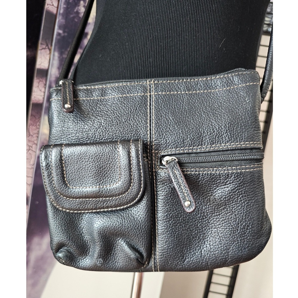 Tignanello Black Pebbled Leather Crossbody Bag Contrast Stitch Organizer Purse